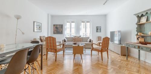 Spacious Central-3Bedrooms 3Bathrooms-Sol