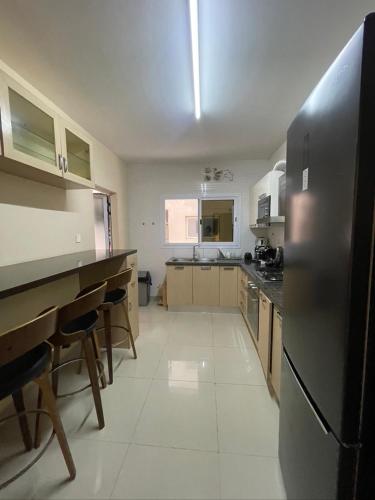 Η κουζίνα ή μικρή κουζίνα στο At heart of Virage - best spot to stay in Dakar