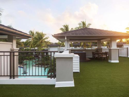 Bassein majutusasutuses Pullman Port Douglas Sea Temple Resort and Spa või selle lähedal