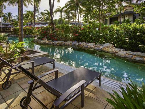 Bassein majutusasutuses Pullman Port Douglas Sea Temple Resort and Spa või selle lähedal