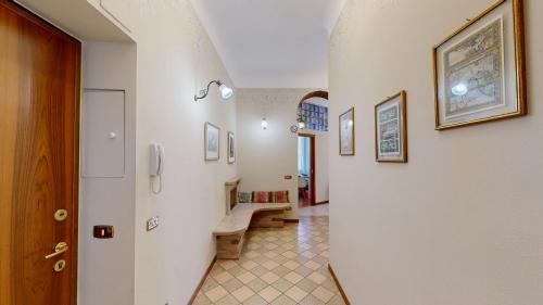 Wonderful downtown apartment-HD NETFLIX, KING-SIZE BED, two minutes' walk from metro photo 34