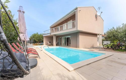 5 Bedroom Amazing Home In Kakma