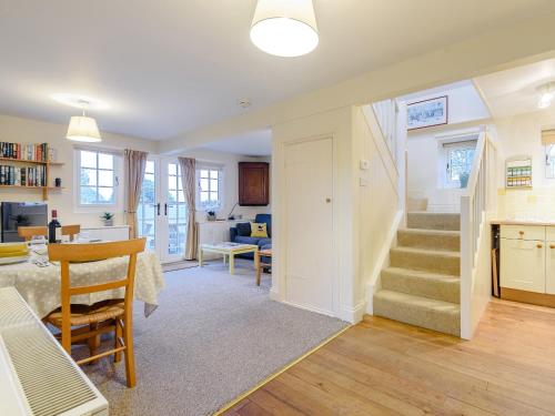 Et tv og/eller underholdning på Lower Whiteflood Farm Cottage