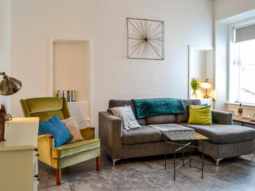 Ruang duduk di Park Crescent - Cottage