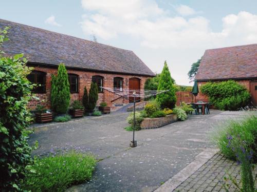 Taman di luar Stildon Manor Cottage