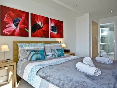 Katil atau katil-katil dalam bilik di 4 Ocean Point