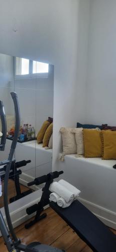 Fitness centrum a/nebo fitness zařízení v ubytování Gîte La Fabrique bain nordique & sauna , raquettes des neiges