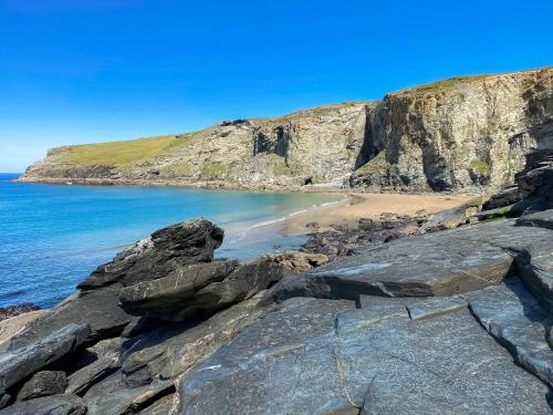 a beach on the coast of ireland at Wild Rose in Delabole