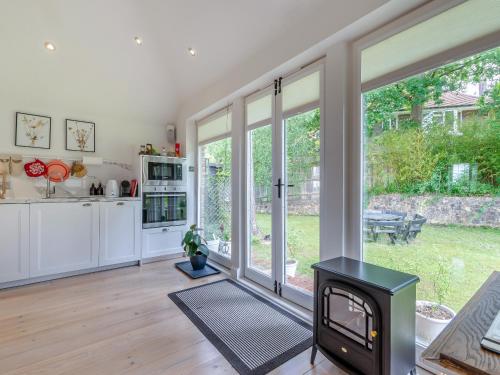Η κουζίνα ή μικρή κουζίνα στο Fir Tree Apartment - Uk49993