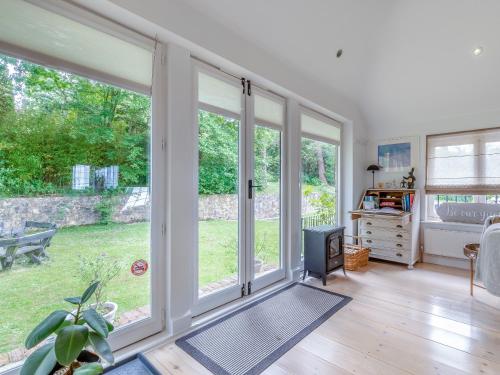 Κήπος έξω από το Fir Tree Apartment - Uk49993