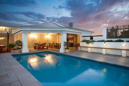 Πισίνα στο ή κοντά στο Citrusdal Country Lodge