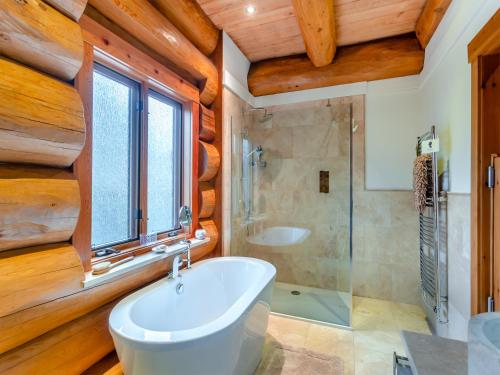 Ένα μπάνιο στο Molalatau Lodge