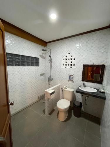 Ένα μπάνιο στο Kusnadi Hotel