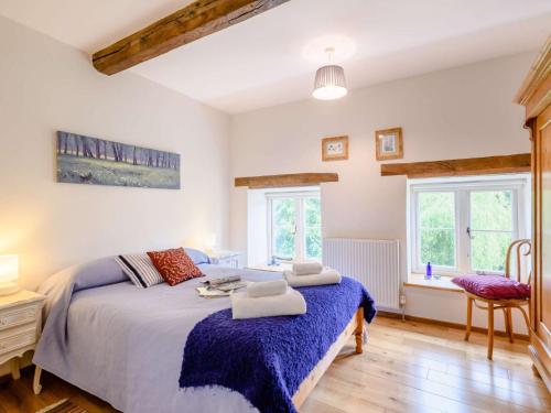 Postel nebo postele na pokoji v ubytování 5 Bed in Nr Aylsham KT090