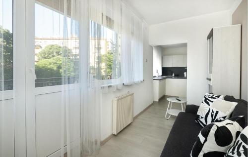 2 Bedroom Beautiful Apartment In Rijeka