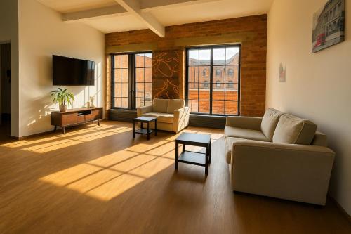 TV a/nebo společenská místnost v ubytování Comfy City Centre Apt for 6 - Close To Bars, Dining & Train