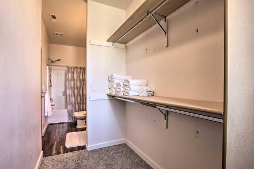 Koupelna v ubytování Cajun King Townhome, Village - 3 En-Suite Bedrooms