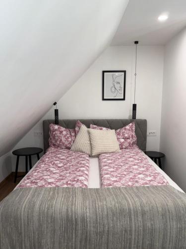 Ένα ή περισσότερα κρεβάτια σε δωμάτιο στο Studio Mimi Bled