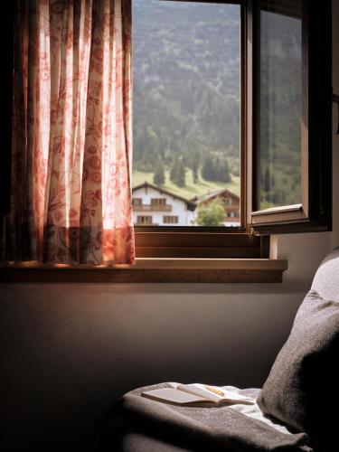Nespecifikovaný výhled na hory nebo výhled na hory při pohledu z hotelu