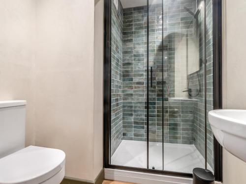 Ένα μπάνιο στο Flat 1 - Uk49037