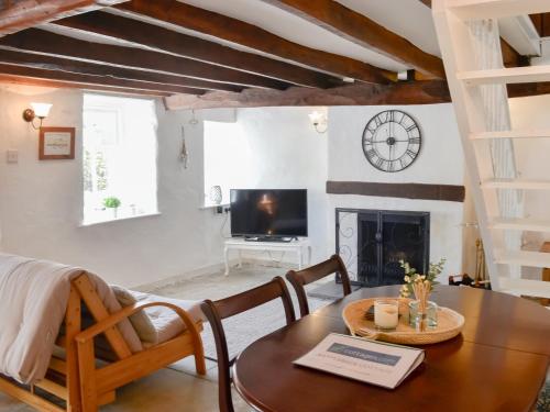 Μια τηλεόραση ή/και κέντρο ψυχαγωγίας στο Rattlebeck Cottage