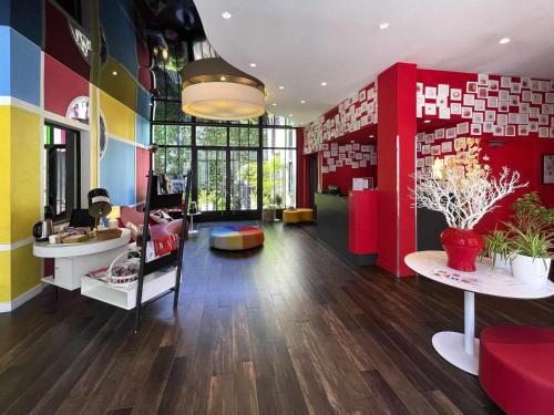 Χώρος καθιστικού στο ibis Styles Paris La Défense Courbevoie