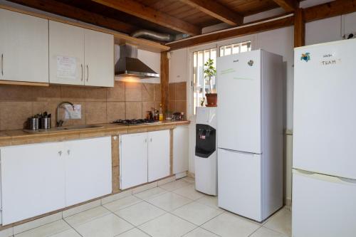 Η κουζίνα ή μικρή κουζίνα στο The Tree House Coliving