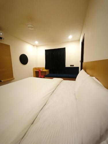 Letto o letti in una camera di Stayz Royale Hyderabad - Near LB Nagar Metro