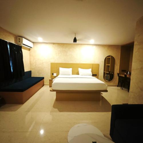 Letto o letti in una camera di Stayz Royale Hyderabad - Near LB Nagar Metro