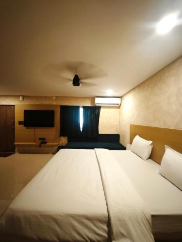 Letto o letti in una camera di Stayz Royale Hyderabad - Near LB Nagar Metro
