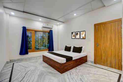 Χώρος καθιστικού στο Hotel O Pristine inn