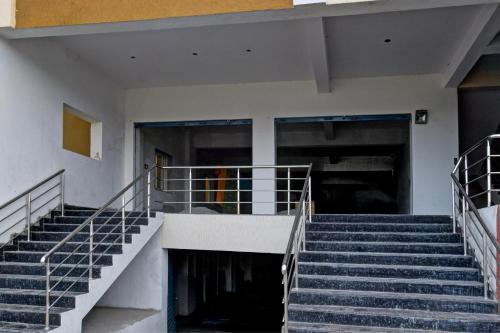 Φωτογραφία από το άλμπουμ του Hotel O The Dream Inn σε Pedda Ambarpet