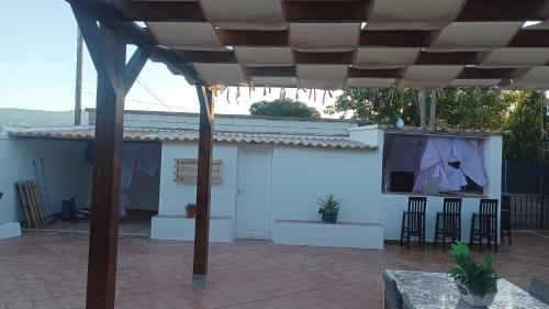 Das Gebäude in dem sich das Ferienhaus befindet