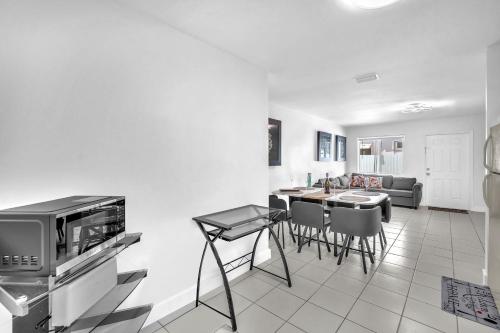 Costerra Miami 2BR Near Airport photo 16