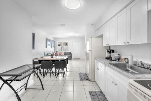 Costerra Miami 2BR Near Airport photo 9
