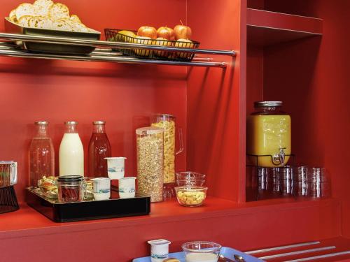 Comida en o cerca de este hotel