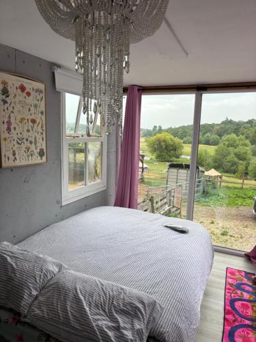 Ένα ή περισσότερα κρεβάτια σε δωμάτιο στο Goldings detached Barn farm stay