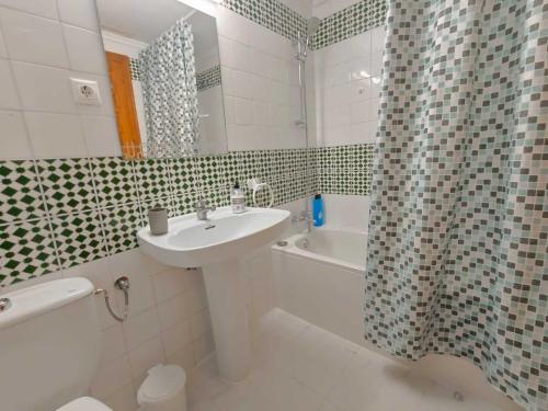 Apartamentos con piscina y vistas al mar-La Mata