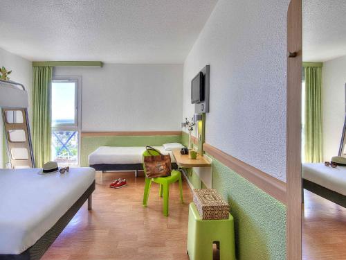Μια τηλεόραση ή/και κέντρο ψυχαγωγίας στο ibis budget Cannes Mougins