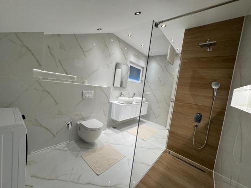 Ένα μπάνιο στο Villa Vildana