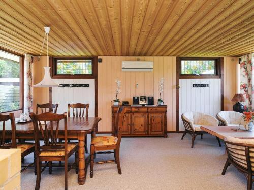 Ποτά στο 6 person holiday home in Store Fuglede-By Traum