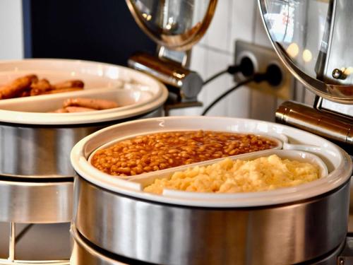 Jídlo v hotelu nebo okolí