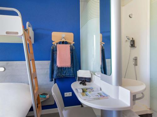 Bilik mandi di ibis budget Saint-Maximin