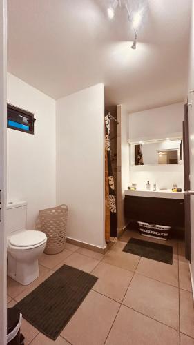 Vonios kambarys apgyvendinimo įstaigoje Tekofai Appartement