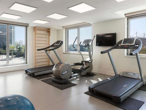 Fitness centrum a/nebo fitness zařízení v ubytování Novotel Paris Saint Denis Stade Basilique