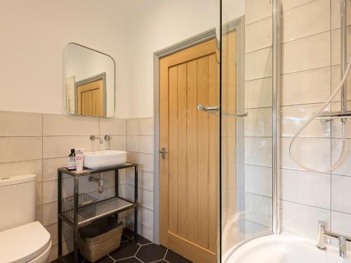 Ein Badezimmer in der Unterkunft Moorgate Cottage - Ukc3380