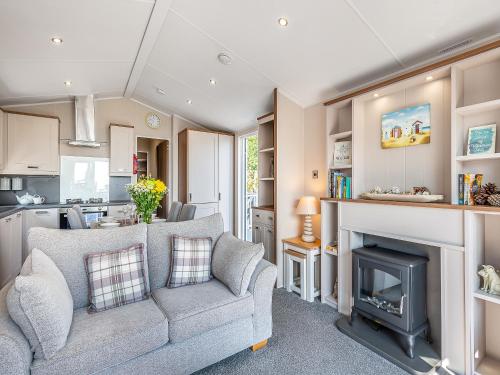 Køkken eller tekøkken på Azure View