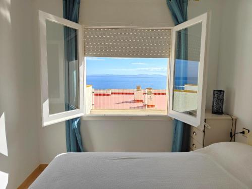 MEDITERRANEO A. Primera línea mar en Roses – terraza con vistas - ES-258-155