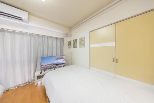 Ikebukuro 8 min walk, Kanamecho 6 min walk, 25sqm room, 2 guests, Direct access to Shinjuku, Shibuya, Tokyo, Ueno, 2 single beds