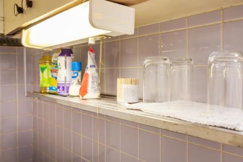 Ikebukuro 8 min walk, Kanamecho 6 min walk, 25sqm room, 3 guests, Direct access to Shinjuku, Shibuya, Tokyo, Ueno, 3 single beds